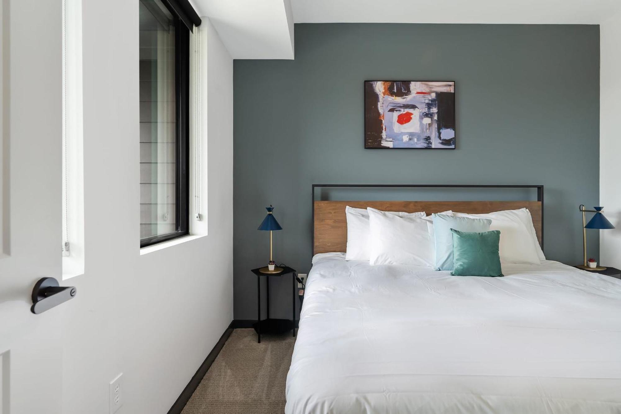 Cozysuites On Mass With Garage Parking #7 Индианаполис Экстерьер фото
